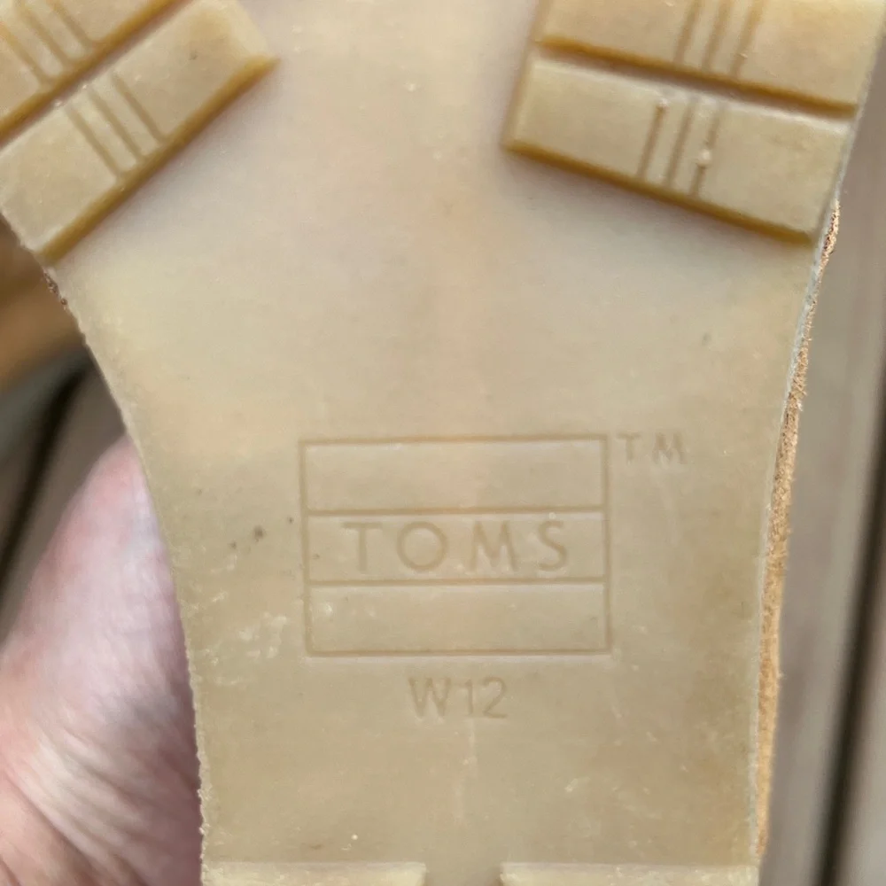 TOMS Desert Wheat Shearling Lined Suede Wedge Ankle Bootie‎ Size: 12